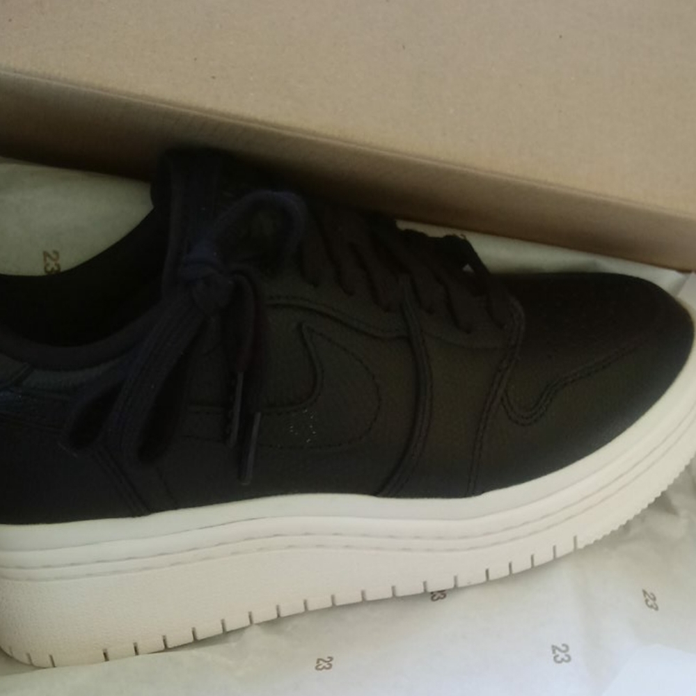 Women Nike gym shoes